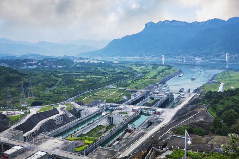 The paradox of the Three Gorges Dam: Green electricity with plenty of ...