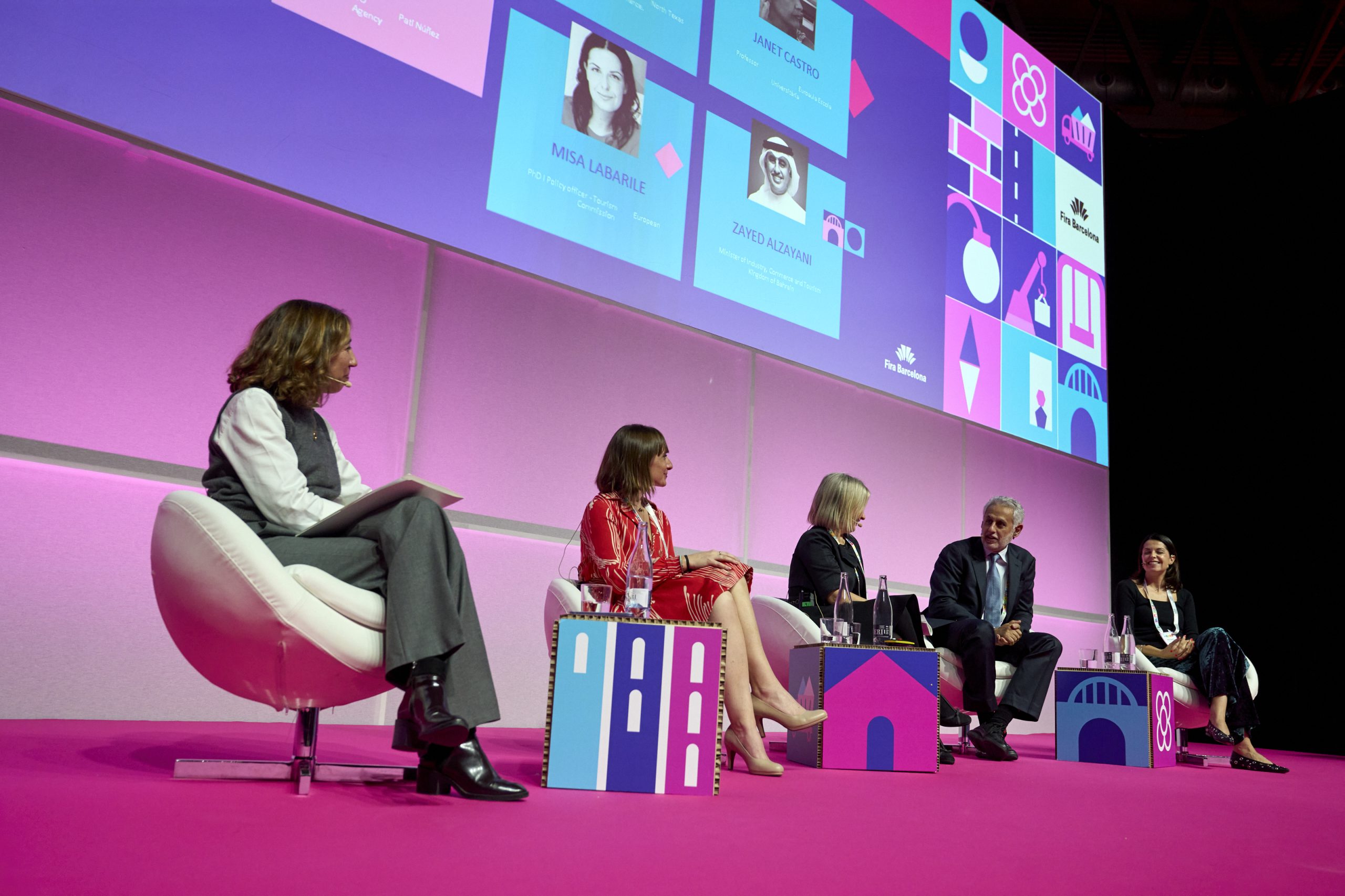 Hosting the World: Global Events and Smart Tourism Hosting the World: Global Events and Smart Tourism