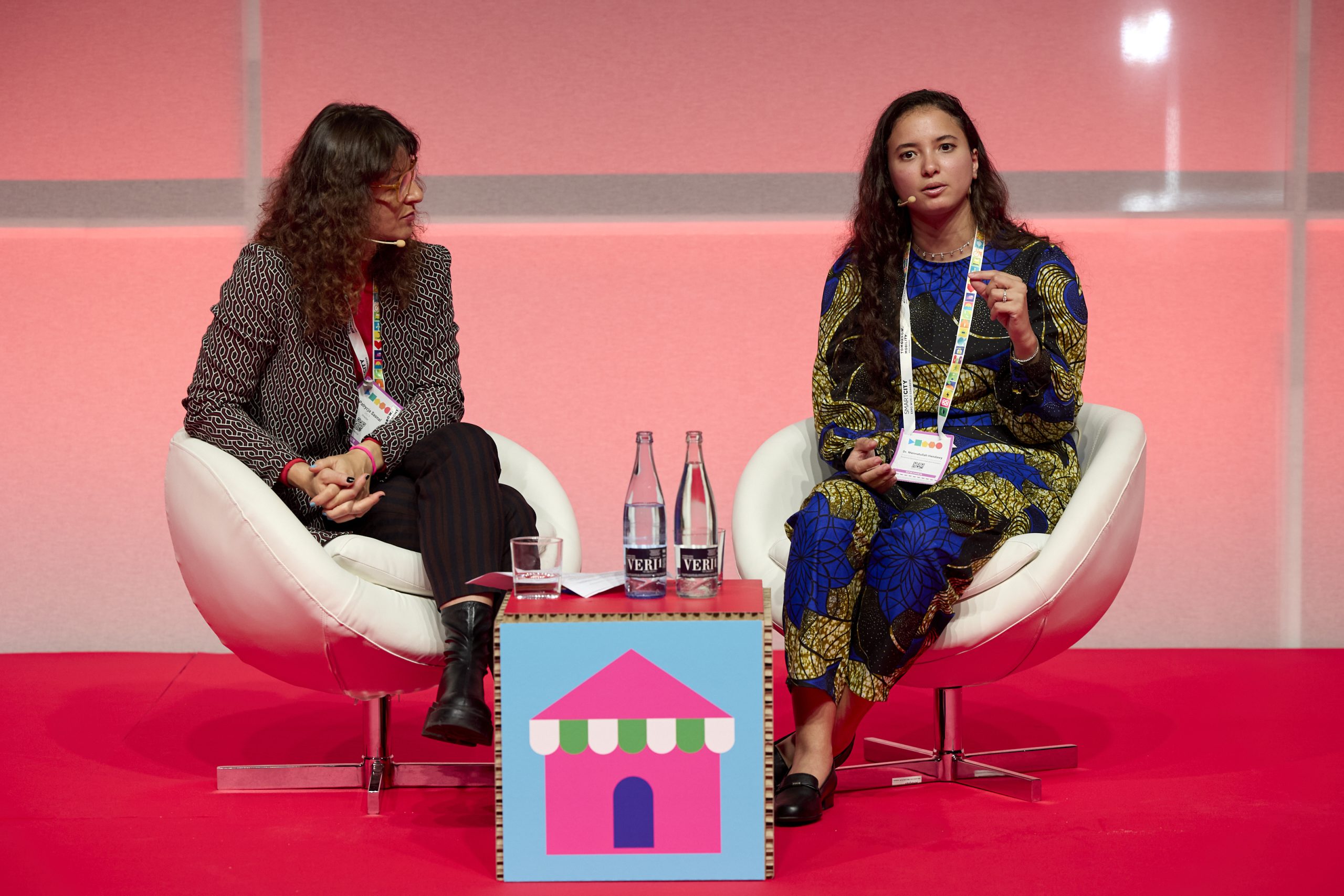 Neither Bottom Up, Nor Top Down: Time for Hybrid Smart Cities Neither Bottom Up, Nor Top Down: Time for Hybrid Smart Cities