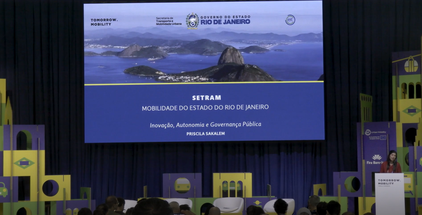 Redesigning Cities Using Autonomous Public Transportation Systems