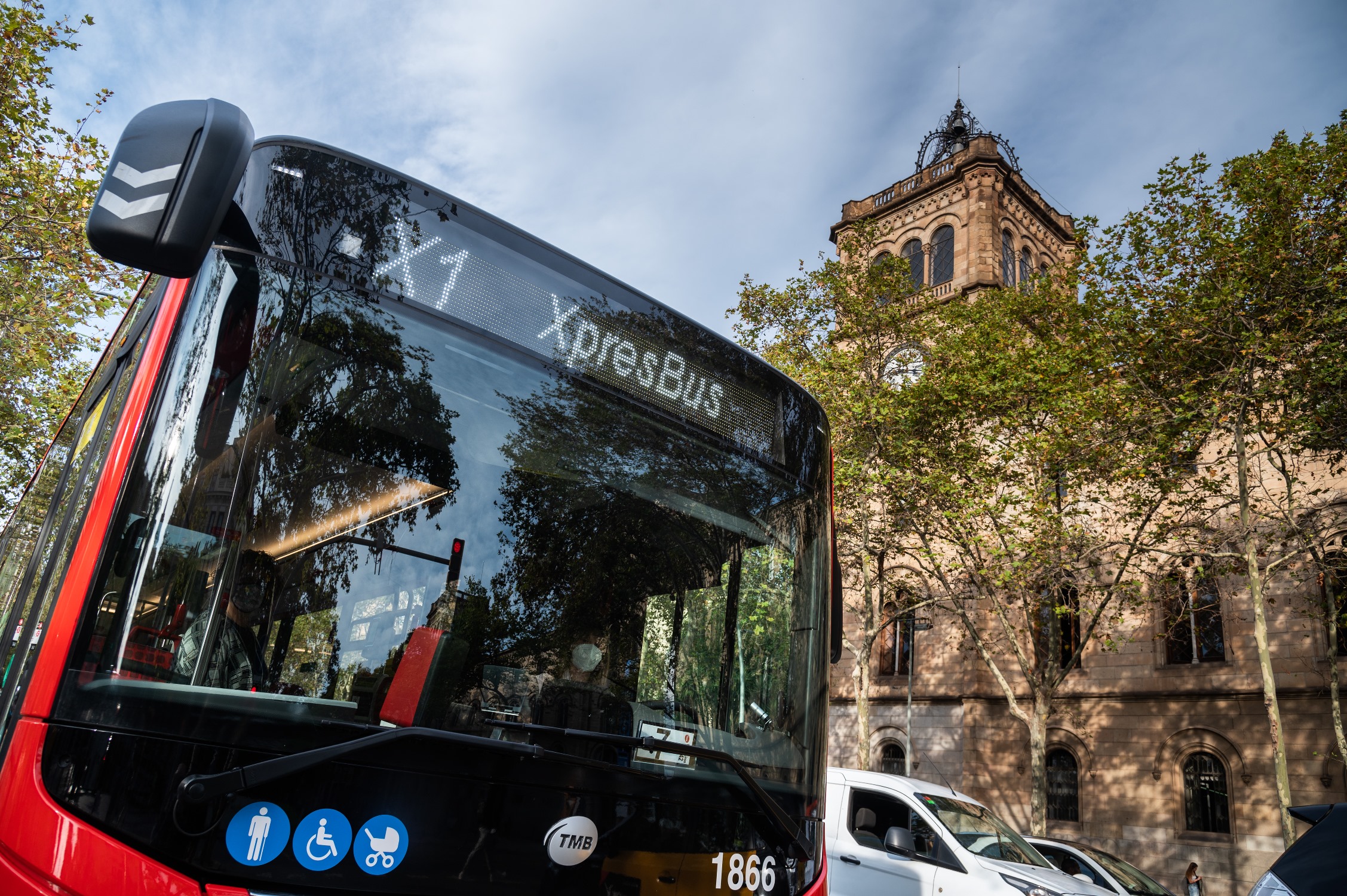How Barcelona is using AI to make bus services faster and more reliable